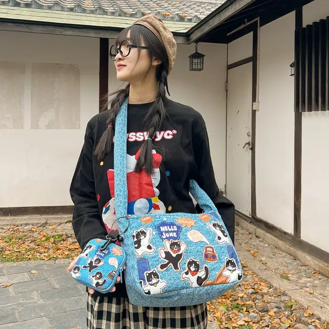 笛贝嘉 日系小众设计感卡通印花 复合布 斜挎包 女款 多色