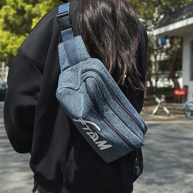 笛贝嘉 日系复古原宿字母多用包运动百搭 牛仔 腰包 常规 男女同款情侣款 蓝色