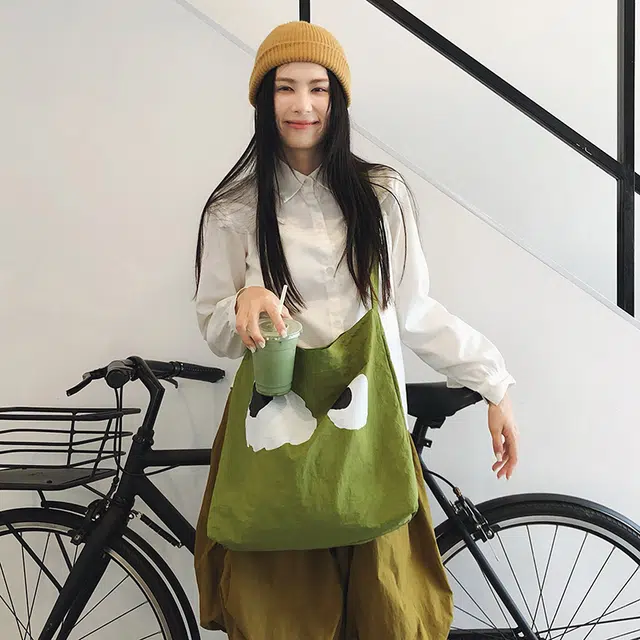 笛贝嘉 森系百搭大容量可爱卡通大眼睛 尼龙 单肩斜挎包 女款 多色