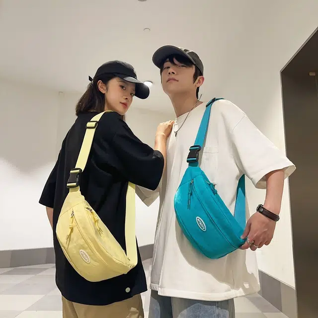 笛贝嘉简约时尚百搭纯色 单肩斜挎包胸包  女款