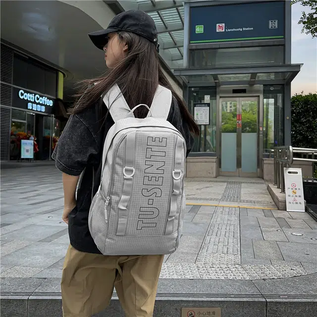 笛贝嘉 潮牌大容量旅行字母背包初中高中大学生书包轻便拼色 尼龙 双肩包 男女同款情侣款 多色