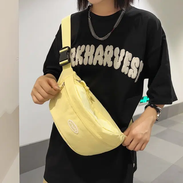 笛贝嘉简约时尚百搭纯色 单肩斜挎包胸包  女款