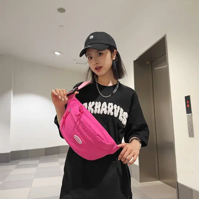 笛贝嘉简约时尚百搭纯色 单肩斜挎包胸包  女款