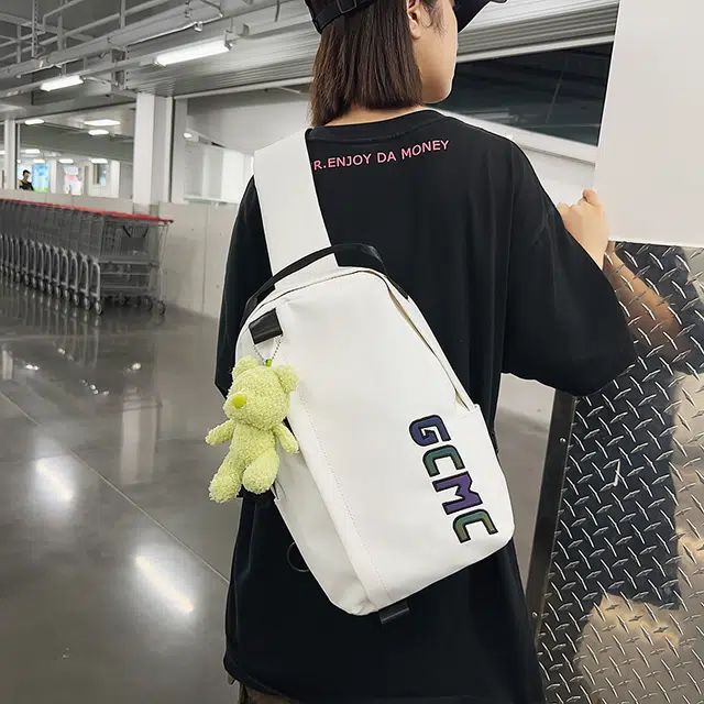 笛贝嘉 日系字母小众运动百搭防水 牛津布 胸包 常规 男女同款情侣款 多色
