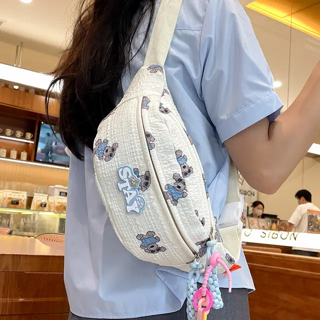 笛贝嘉 韩版可爱小众撞色休闲轻便 尼龙 胸包 女款 蓝色/白色/粉色/绿色