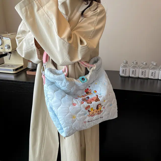 笛贝嘉 日系可爱卡通小狗清新奶呼呼单肩包斜挎菜篮子 牛津布 手提包 常规 女款 多色