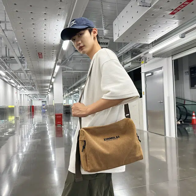 笛贝嘉 日系原宿波士顿枕头包男大容量单肩包学生上课包休闲百搭 帆布 帆布包斜挎包 常规 男女同款情侣款 多色