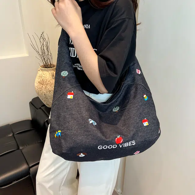 笛贝嘉 韩版森系可爱刺绣大容量通勤百搭出游 牛仔 单肩包 常规 女款 多色