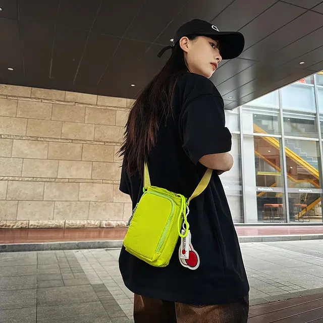 笛贝嘉 韩版简约纯色百搭轻便洋气 尼龙 单肩包 男女同款情侣款 多色