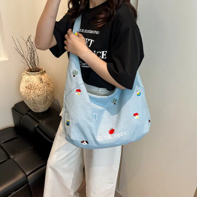 笛贝嘉 韩版森系可爱刺绣大容量通勤百搭出游 牛仔 单肩包 常规 女款 多色
