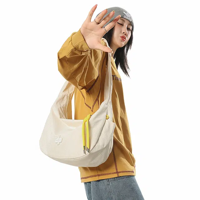 笛贝嘉 简约时尚潮流百搭纯色 尼龙 饺子包单肩斜挎包 常规 女款 多色