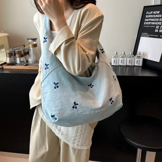 笛贝嘉 韩版森系可爱刺绣大容量通勤百搭出游 牛仔 单肩包 常规 女款 多色