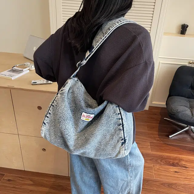 笛贝嘉 高级感时尚休闲运动波士顿枕头包百搭 布 单肩斜挎包 女款 多色