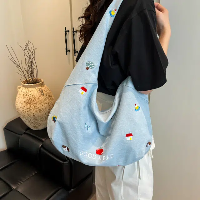 笛贝嘉 韩版森系可爱刺绣大容量通勤百搭出游 牛仔 单肩包 常规 女款 多色