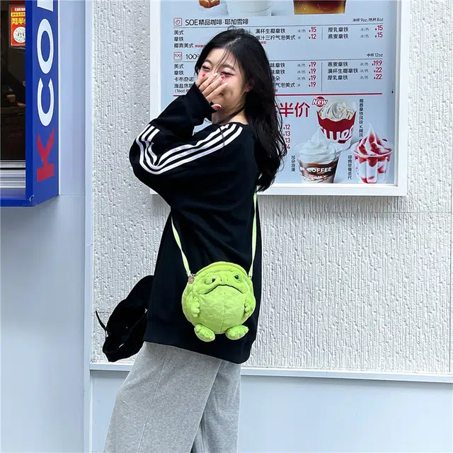 笛贝嘉 可爱卡通青蛙高颜值 毛绒 单肩斜挎包 常规 女款 绿色