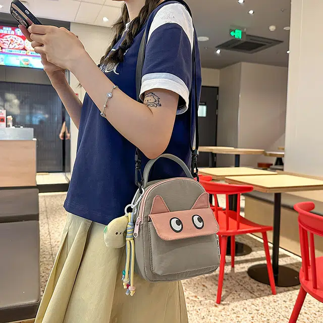 笛贝嘉 韩版可爱卡通拼色时尚洋气减龄百搭 尼龙 手提包 女款 多色