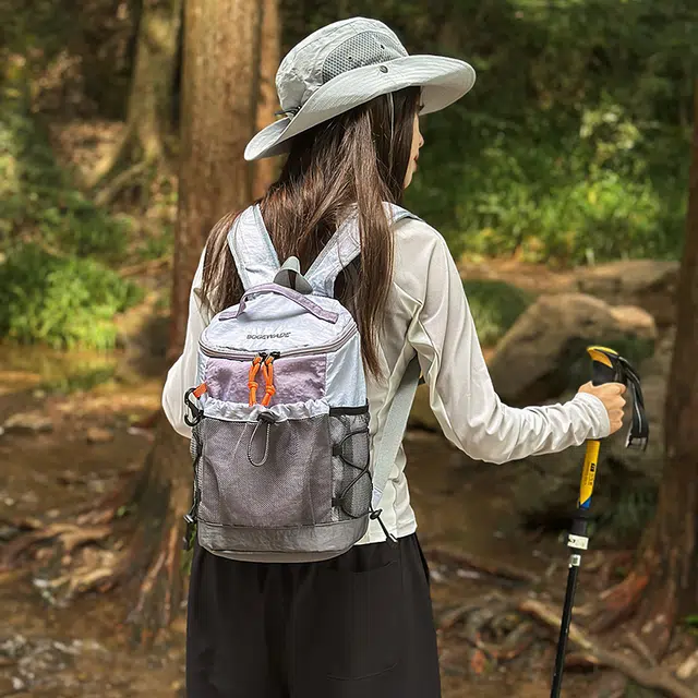 笛贝嘉 轻便拼色防水背包休闲运动百搭 尼龙 双肩包 男女同款情侣款 多色