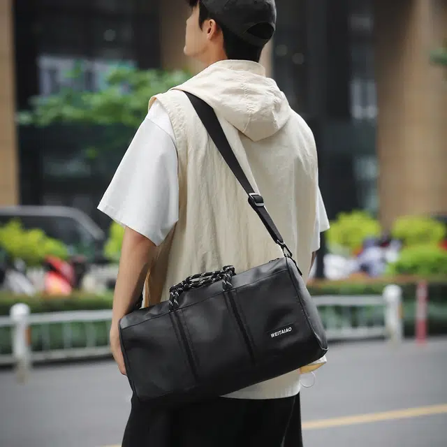 笛贝嘉 大容量通勤 覆膜牛津布 斜挎包  男女同款情侣款 黑色