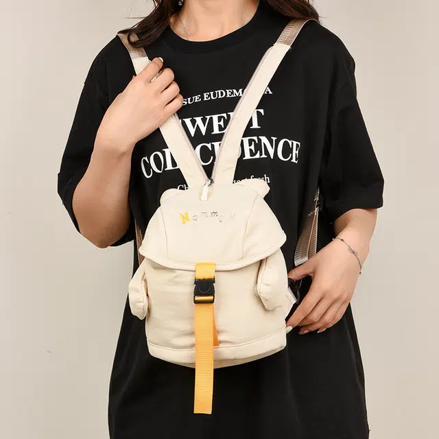 笛贝嘉 小众设计感可爱时尚轻便 尼龙布 双肩包 女款 多色