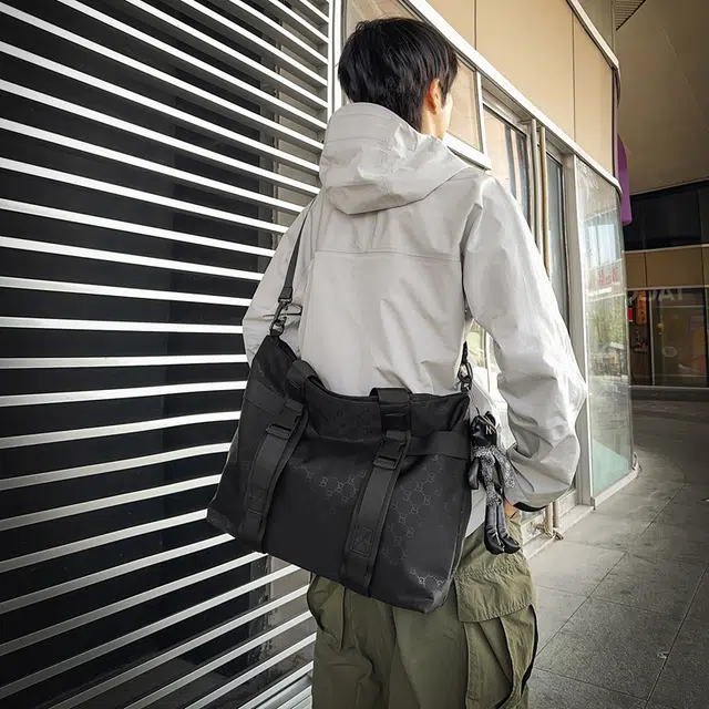 笛贝嘉 港风简约纯色旅行斜挎包休闲运动防水 尼龙 手提包 男女同款情侣款 多色