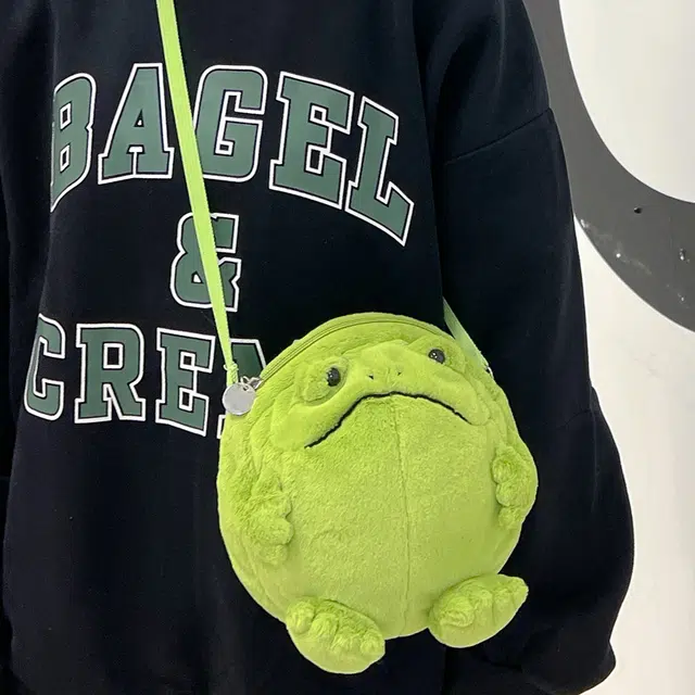 笛贝嘉 可爱卡通青蛙高颜值 毛绒 单肩斜挎包 常规 女款 绿色