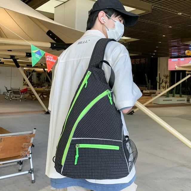 笛贝嘉 时尚简约潮流 尼龙 胸包 男女同款情侣款 多色