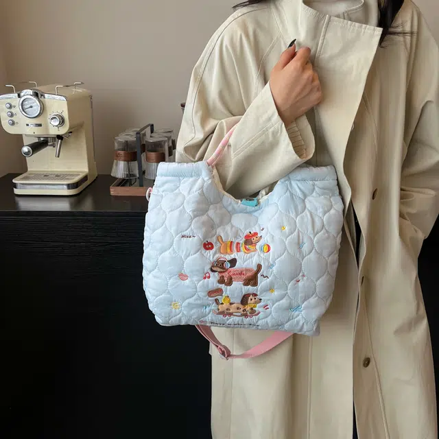 笛贝嘉 日系可爱卡通小狗清新奶呼呼单肩包斜挎菜篮子 牛津布 手提包 常规 女款 多色