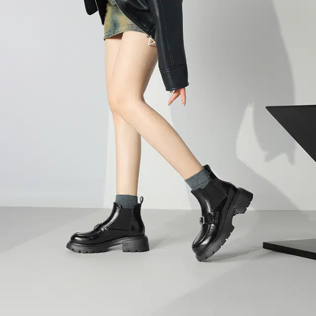 Josiny Chelsea Boots