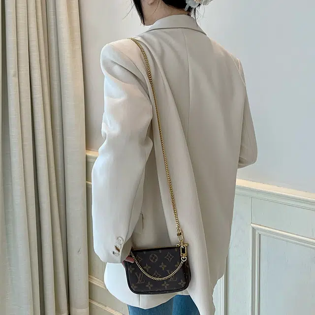 LV