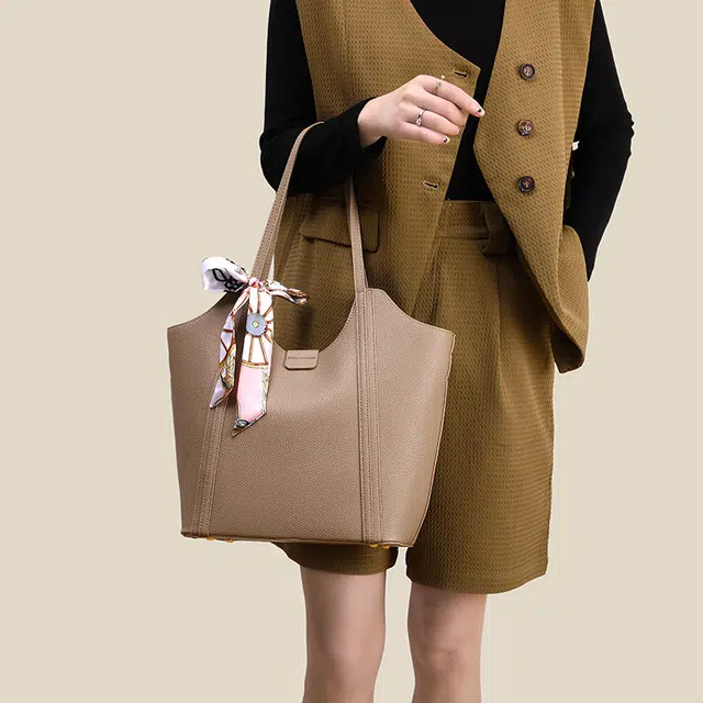 PAYOT Tote