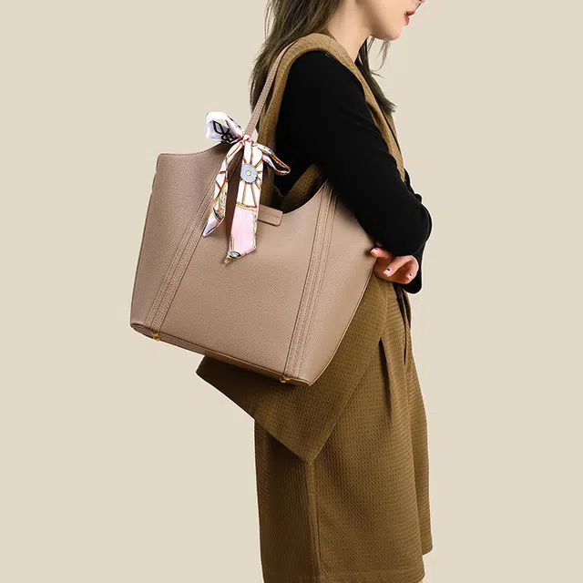 PAYOT Tote