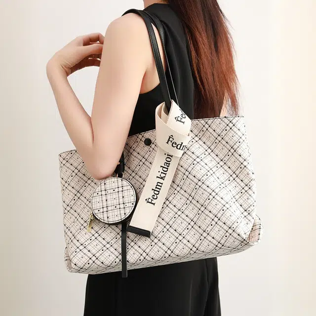 PAYOT Tote