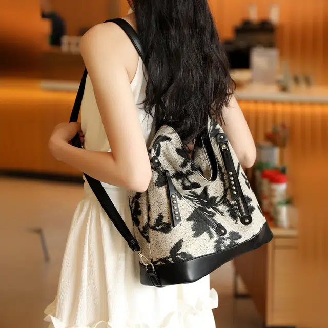 PAYOT Tote