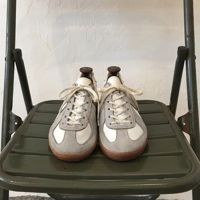 MADEN Low-Top Trainers Grey