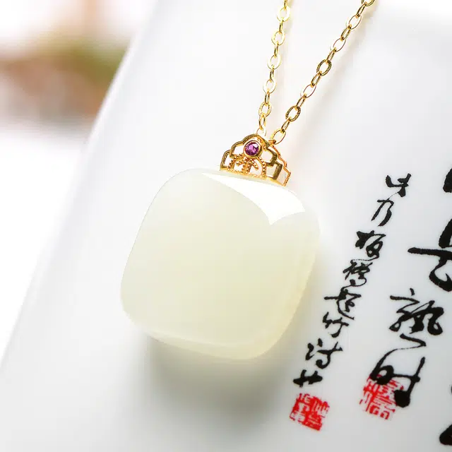 MARY WINDSOR 18K