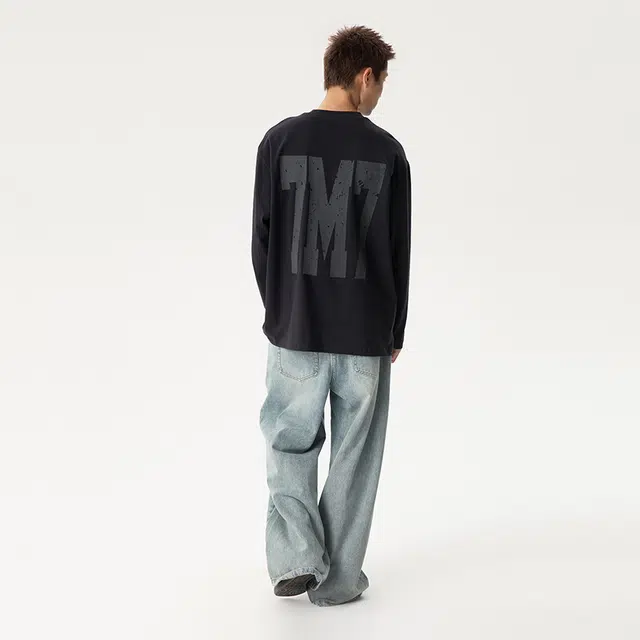 LOVE ME LATER logo7M7T