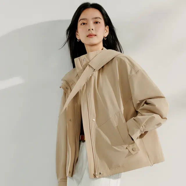 茵曼 休闲连帽抽绳小个子宽松夹克外套 女款 卡其色