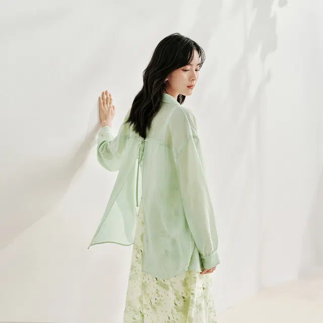 茵曼 纯色设计气质时尚简约尖领长袖衬衫 女款