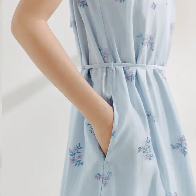 茵曼 简约收腰纯色圆领中长款吊带连衣裙 女款 雾霾蓝