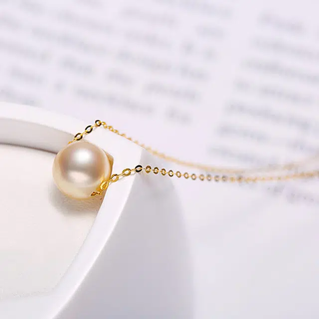 Akoya 18K