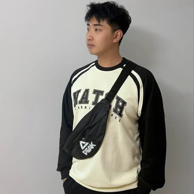 匹克 运动休闲简约百搭微标印花 尼龙 胸包斜挎单肩包 男女同款情侣款 黑色