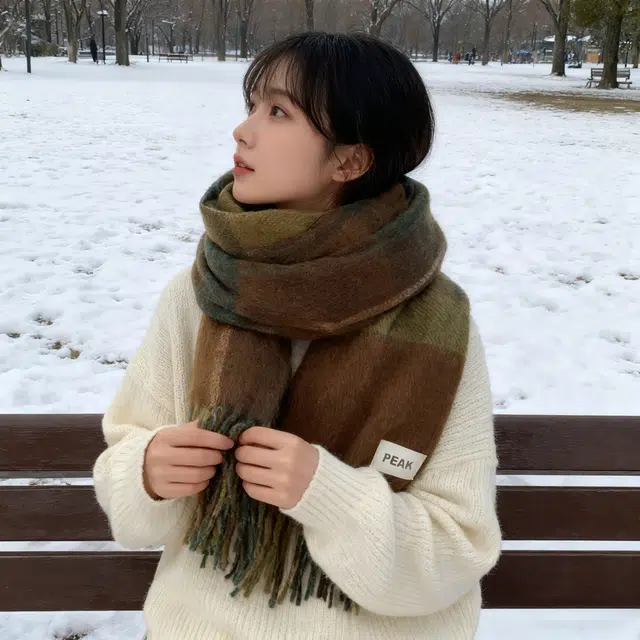 匹克 【礼盒可选】小清新显气质加厚防寒保暖百搭格纹设计文艺范柔软亲肤 聚酯纤维 绒线围巾 男女同款情侣款 棕色