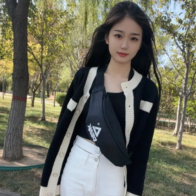 匹克 运动休闲简约百搭微标印花 尼龙 胸包斜挎单肩包 男女同款情侣款 黑色