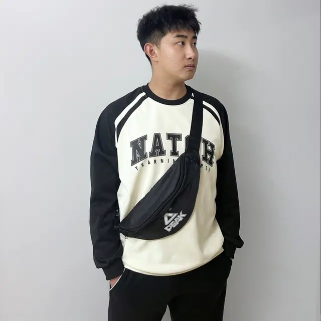 匹克 运动休闲简约百搭微标印花 尼龙 胸包斜挎单肩包 男女同款情侣款 黑色