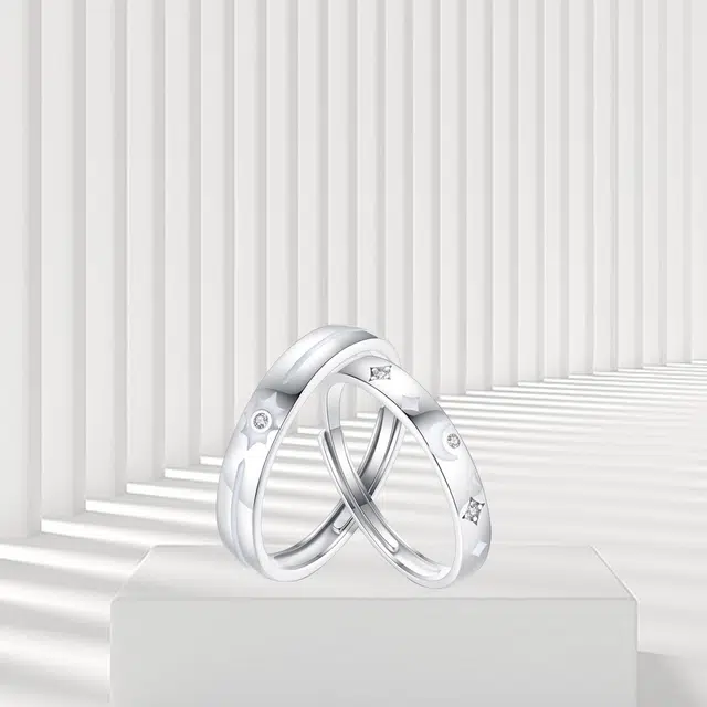 925