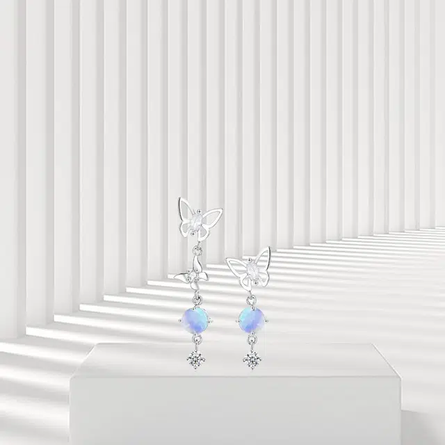 月之守护 幻彩系列 梦幻极光蝴蝶不对称耳饰  森系不对称流苏高级感 合金 耳环 女款