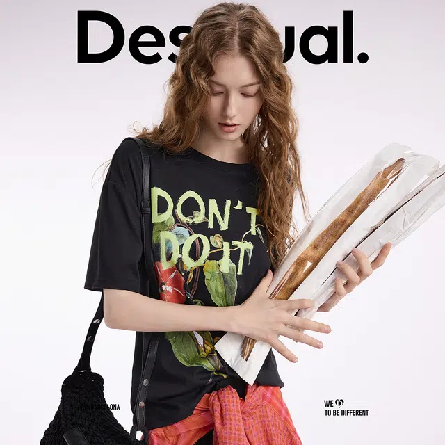 Desigual Logo T