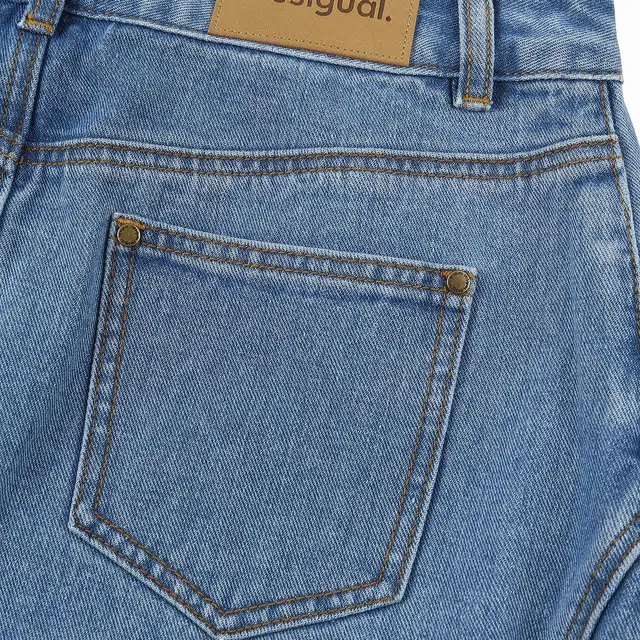Desigual A