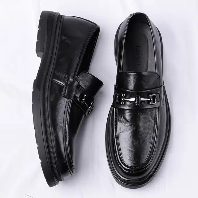 华耐 商务精英职场通勤穿搭 高颜值气质百搭 时尚潮流 舒适耐磨 休闲皮鞋 男款