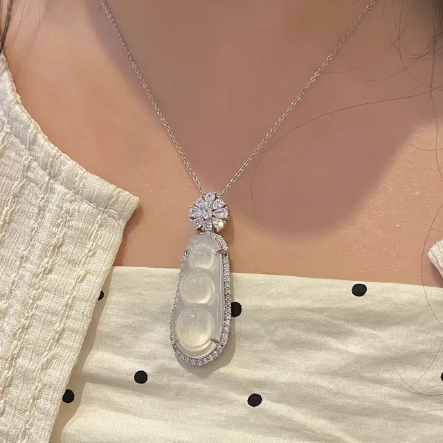 月斐 新中式四季豆 福豆 四季福满 锁骨链 玉髓 玉石项链 女款
